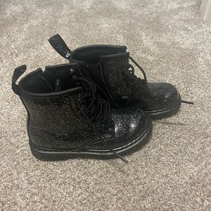 Very good used condition Dr Martens black glitter girls size 10